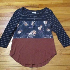 Maurices 3 Patterned 3/4 Sleeve Shirt, Size M